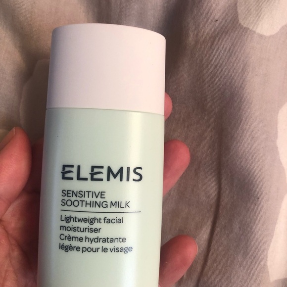 Elemis sensitive soothing milk 50ml light weight moisturizer - Picture 4 of 6